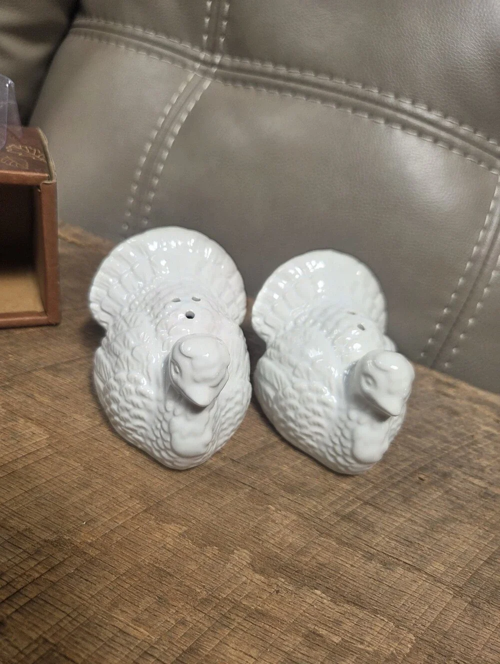 NWT Welcome Autumn Ceramic Salt & Pepper Shaker Set ~ Leaf Gift Tag ~ Bin 1D